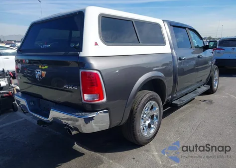 2017 Ram 1500 Laramie 4X4 5'7 Box z USA, uszkodzony, nr VIN 1C6RR7NT7HS546763